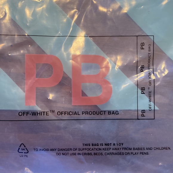 OFF-WHITE KEY CHAIN - Picture 6 of 7